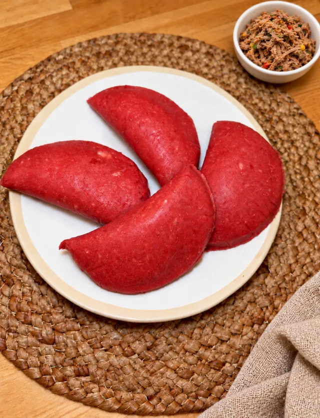 Yuca + Remolacha + Carne Mechada