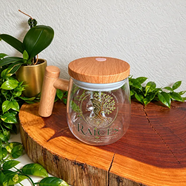 Taza con mezclador automático